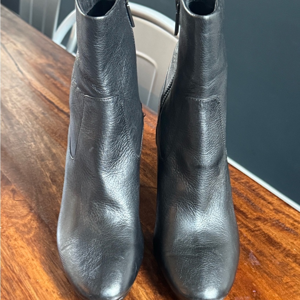 Kenneth Cole Black Leather Women's Ankle Boots - Picture 3 of 5